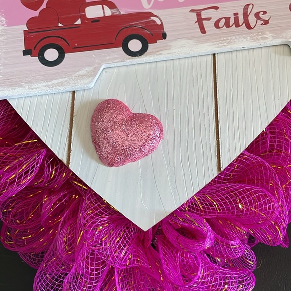 HANDMADE HEART WREATH - Picture 4 of 4